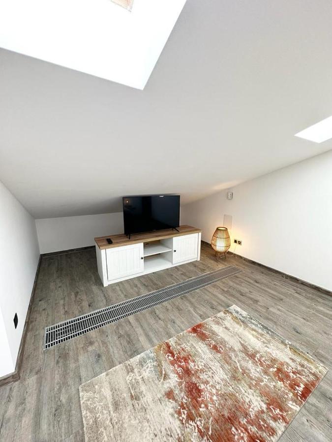 Forest View Silver M B34 Apartment *