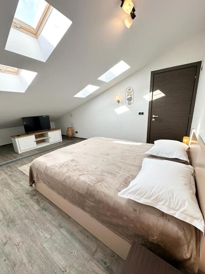 Forest View Silver M B34 Apartment